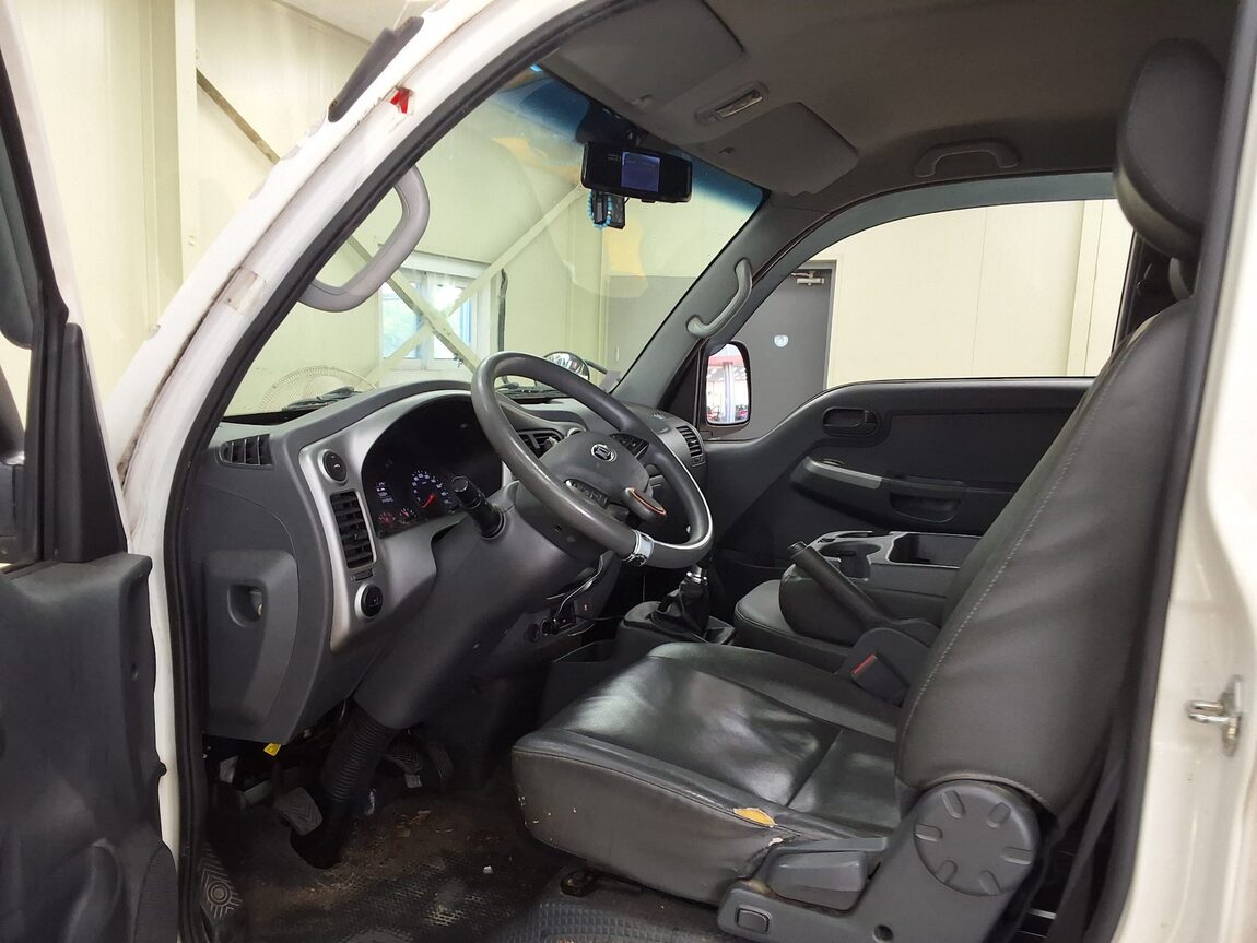 KIA BONGO III CARGO BUILT-IN BOX TRUCK 1 TON KING CAB 2018 - zdjęcie 11