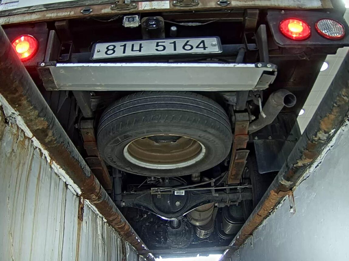 KIA BONGO III CARGO BUILT-IN BOX TRUCK 1 TON KING CAB 2018 - zdjęcie 8