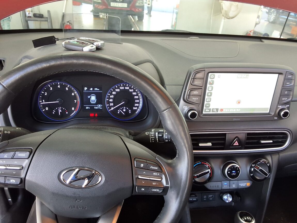 HYUNDAI KONA 1.6 GASOLINE 2WD MODERN TECH 2018 - zdjęcie 17