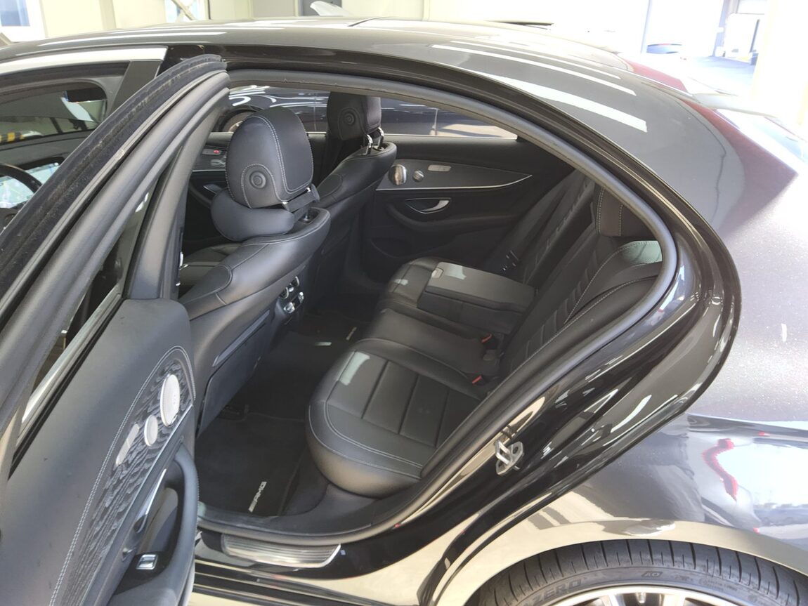 MERCEDES-BENZ E-CLASS (5TH GEN) E350 4MATIC AMG LINE 2022 - zdjęcie 12