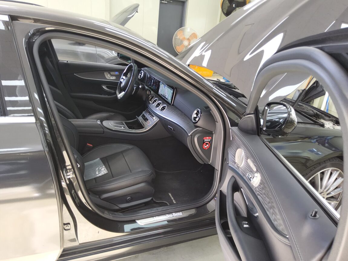 MERCEDES-BENZ E-CLASS (5TH GEN) E350 4MATIC AMG LINE 2022 - zdjęcie 14