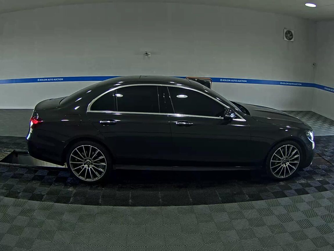 MERCEDES-BENZ E-CLASS (5TH GEN) E350 4MATIC AMG LINE 2022 - zdjęcie 4