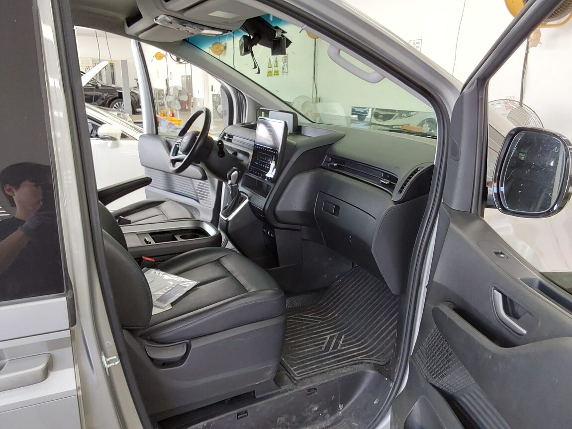 HYUNDAI STARIA 2.2 DIESEL CARGO 5-SEATER MODERN 2022 - zdjęcie 14