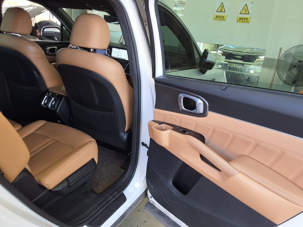KIA NEW SORENTO HYBRID (MQ4) 1.6 HEV 2WD NOBLESSE 2023 - zdjęcie 13