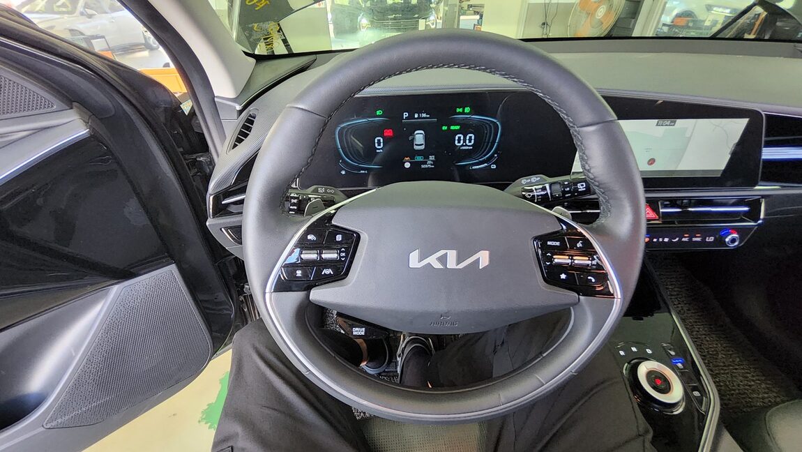 KIA THE ALL NEW NIRO 1.6 HEV PRESTIGE 2025 - zdjęcie 17