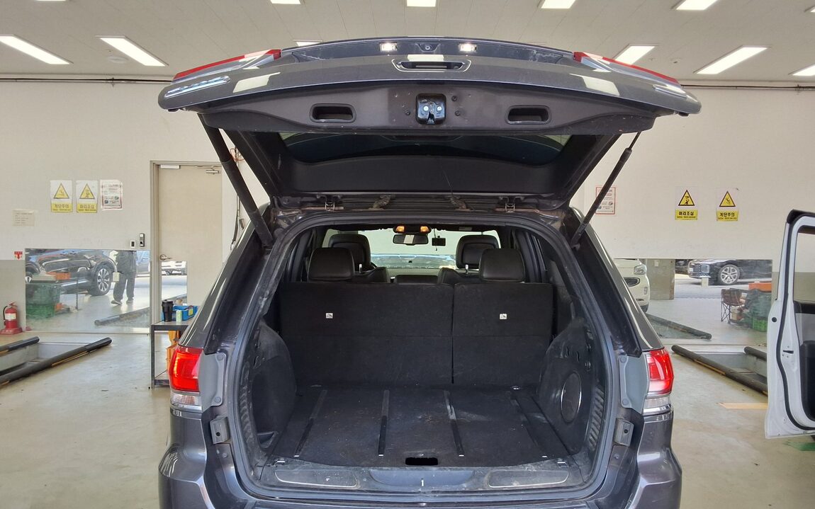 JEEP GRAND CHEROKEE (WK2) 3.0 V6 TURBO DIESEL OVERLAND 2014 - zdjęcie 15