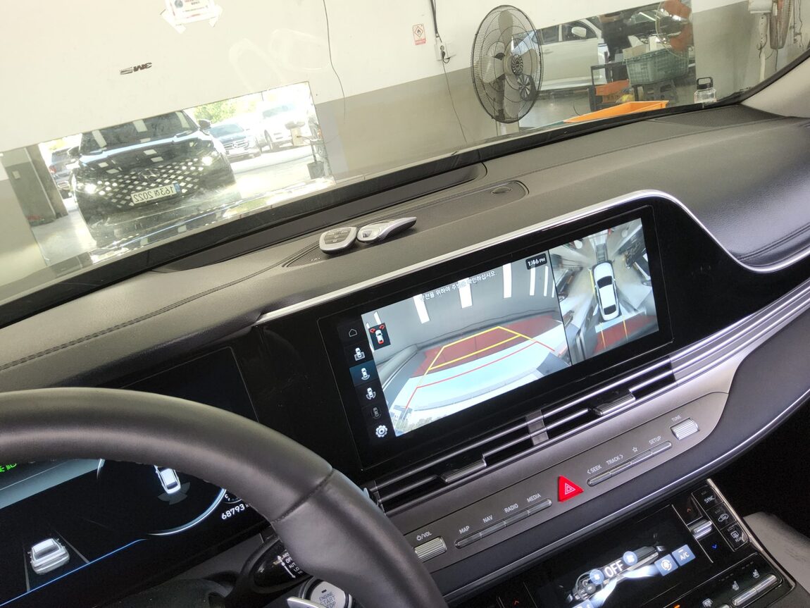 HYUNDAI THE NEW GRANDEUR IG GASOLINE 2.5 EXCLUSIVE 2023 - zdjęcie 18