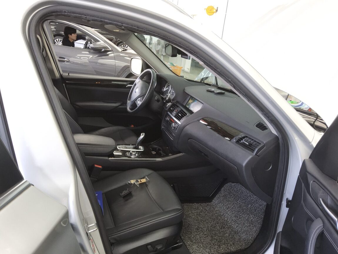 BMW X3 (2ND GEN) 20d xDRIVE HIGH 2014 - zdjęcie 14
