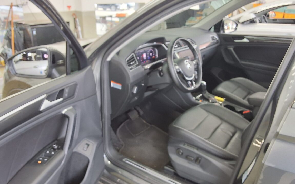 VOLKSWAGEN TIGUAN (2ND GEN) 2.0 TDI 4MOTION PRESTIGE 2020 - zdjęcie 10