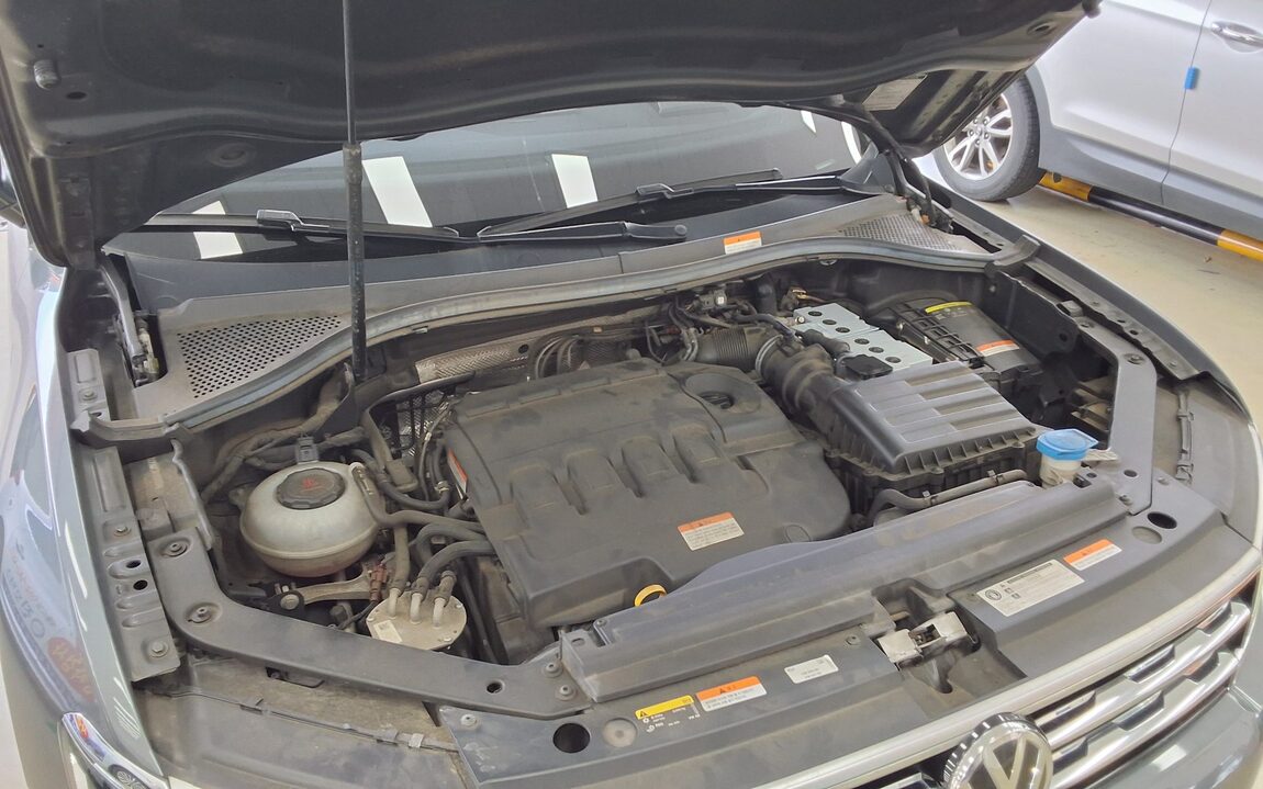 VOLKSWAGEN TIGUAN (2ND GEN) 2.0 TDI 4MOTION PRESTIGE 2020 - zdjęcie 22