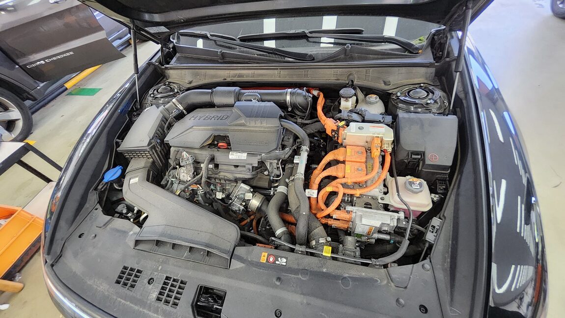 HYUNDAI THE ALL NEW GRANDEUR HYBRID 1.6 HYBRID EXCLUSIVE 2025 - zdjęcie 21