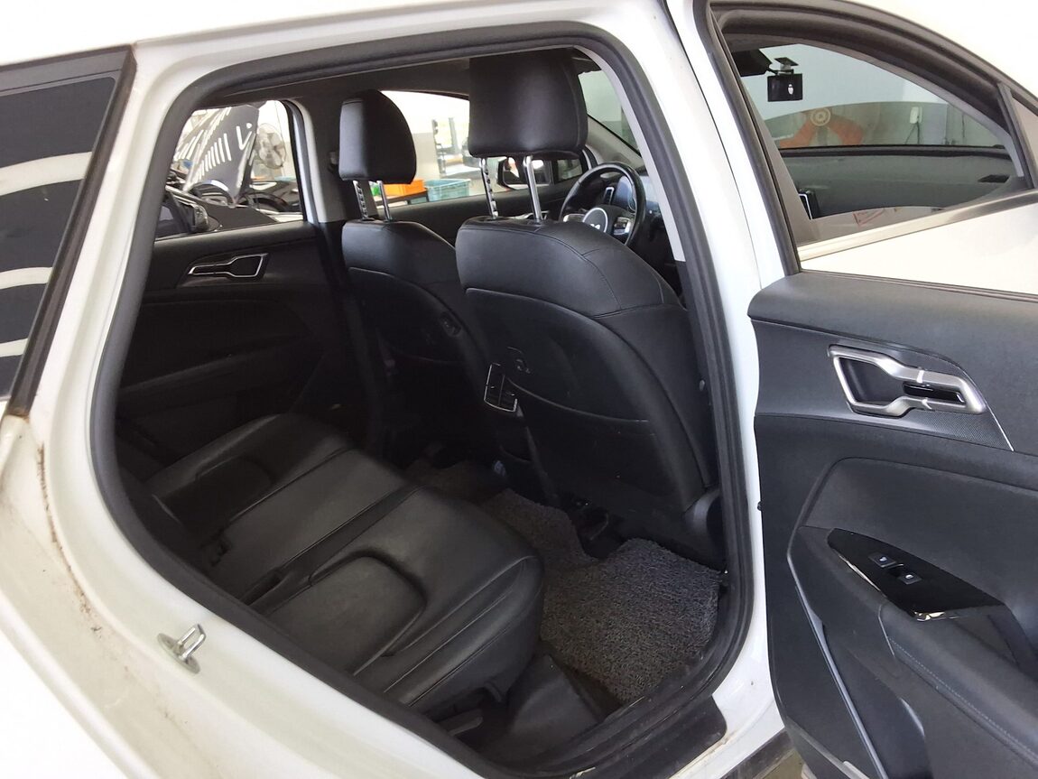 KIA THE ALL NEW SPORTAGE 2.0 DIESEL 2WD NOBLESSE 2022 - zdjęcie 13