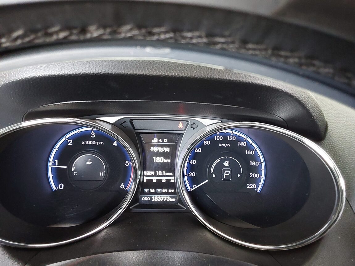 HYUNDAI NEW TUCSON ix DIESEL R2.0 2WD MODERN 2014 - zdjęcie 9