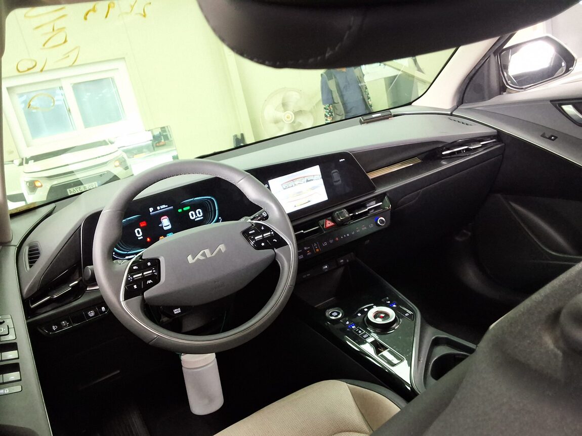 KIA THE ALL NEW NIRO 1.6 HEV PRESTIGE 2024 - zdjęcie 15