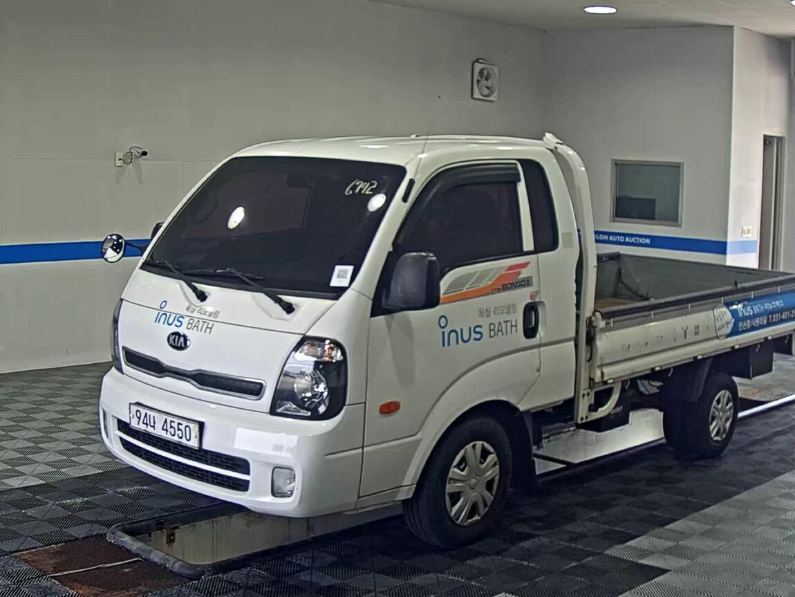 KIA BONGO III CARGO CRDi KING CAB EXTRA LONG WHEELBASE 2017 - zdjęcie 2