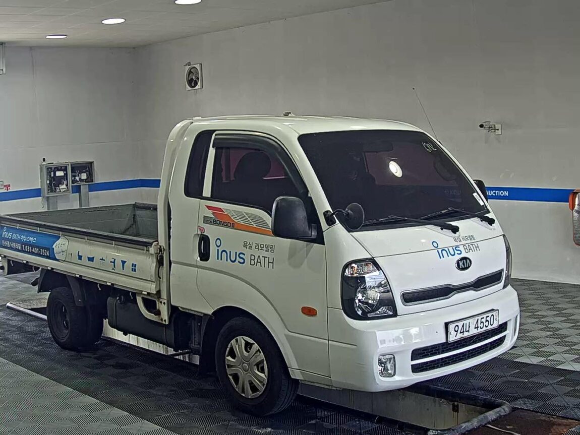KIA BONGO III CARGO CRDi KING CAB EXTRA LONG WHEELBASE 2017 - zdjęcie 3