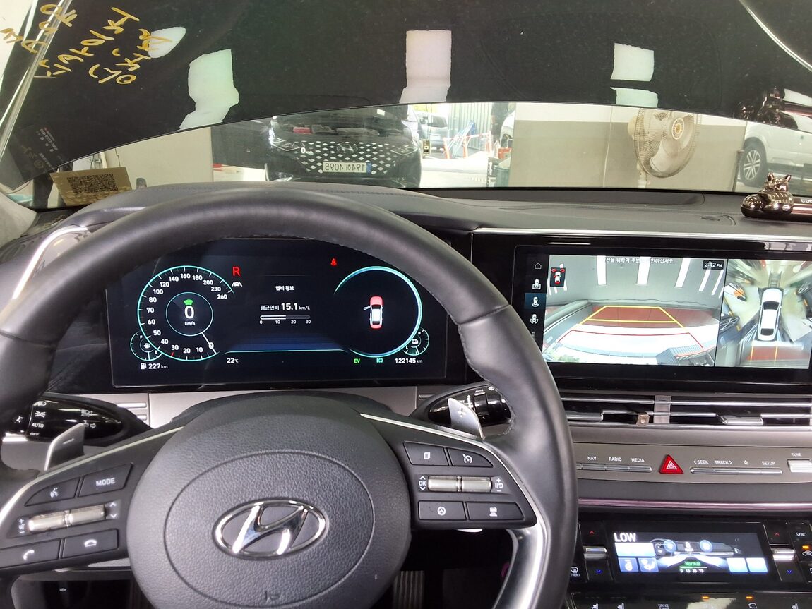 HYUNDAI THE NEW GRANDEUR IG HYBRID 2.4 HEV LE BLANC 2023 - zdjęcie 26