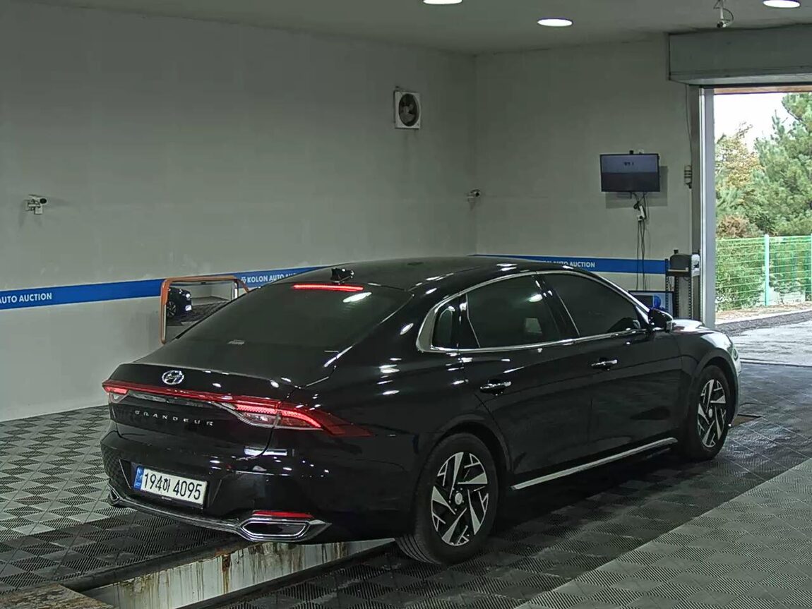 HYUNDAI THE NEW GRANDEUR IG HYBRID 2.4 HEV LE BLANC 2023 - zdjęcie 5