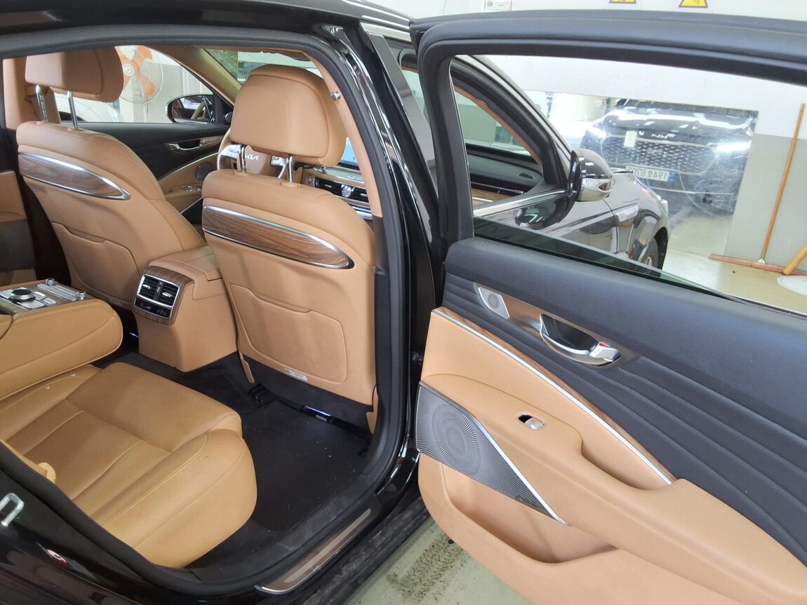 KIA THE NEW K9 (RJ) 3.8 GASOLINE PLATINUM 2022 - zdjęcie 18