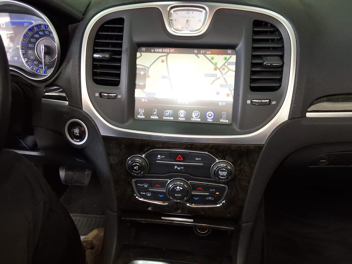 CHRYSLER 300C (2ND GEN) 3.6 2016 - zdjęcie 24