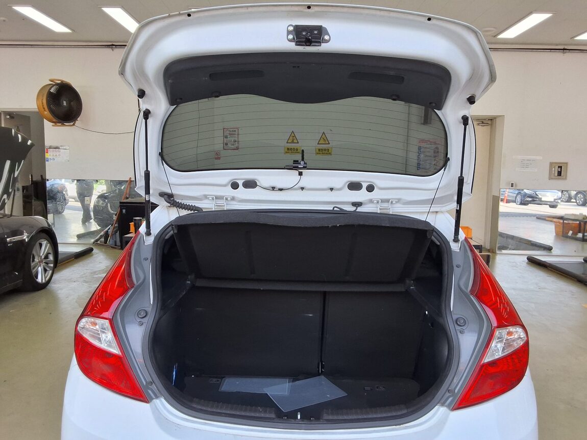 HYUNDAI NEW ACCENT WIT 1.6 VGT MODERN 2015 - zdjęcie 15