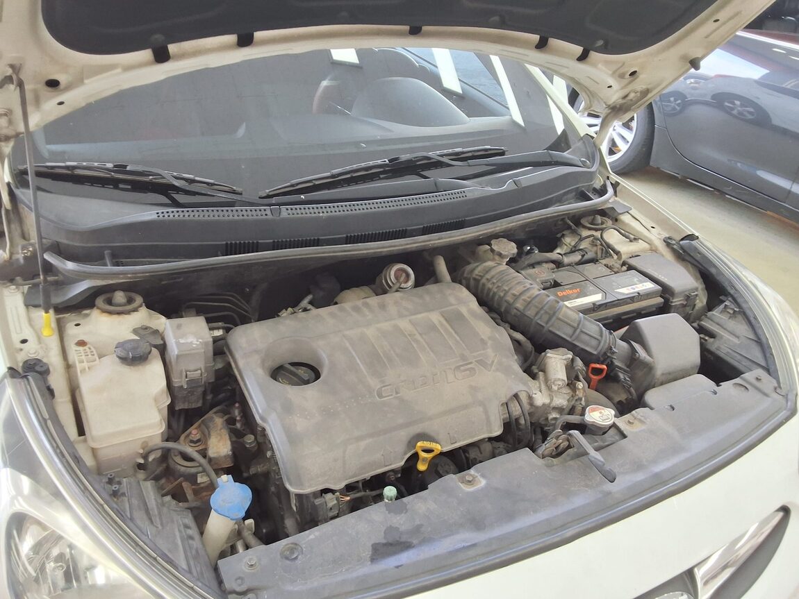 HYUNDAI NEW ACCENT WIT 1.6 VGT MODERN 2015 - zdjęcie 18