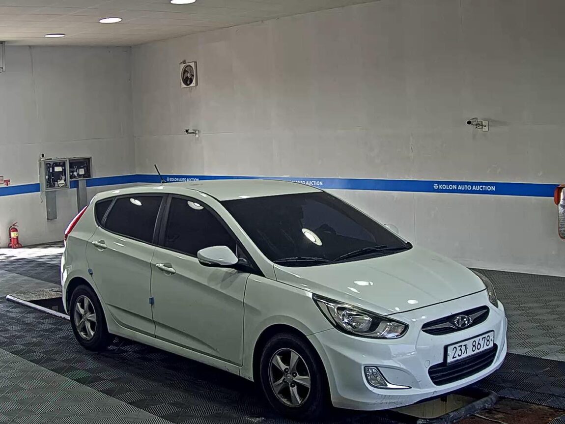 HYUNDAI NEW ACCENT WIT 1.6 VGT MODERN 2015 - zdjęcie 3