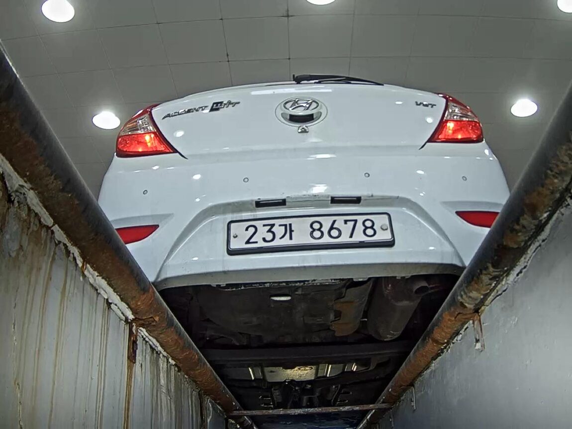 HYUNDAI NEW ACCENT WIT 1.6 VGT MODERN 2015 - zdjęcie 8