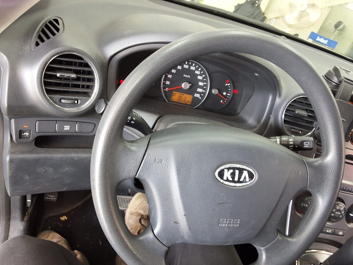 KIA NEW CARENS 2.0 LPI GX LUXURY MODEL 2013 - zdjęcie 23