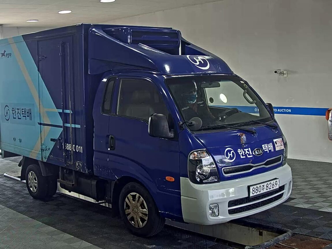 KIA BONGO III CARGO CRDi KING CAB EXTRA LONG WHEELBASE 2019 - zdjęcie 3