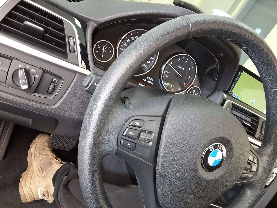 BMW 3 SERIES (6TH GEN) 320d 2016 - zdjęcie 23