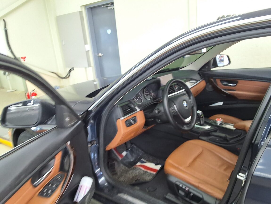 BMW 3 SERIES (6TH GEN) 320d LUXURY 2012 - zdjęcie 11