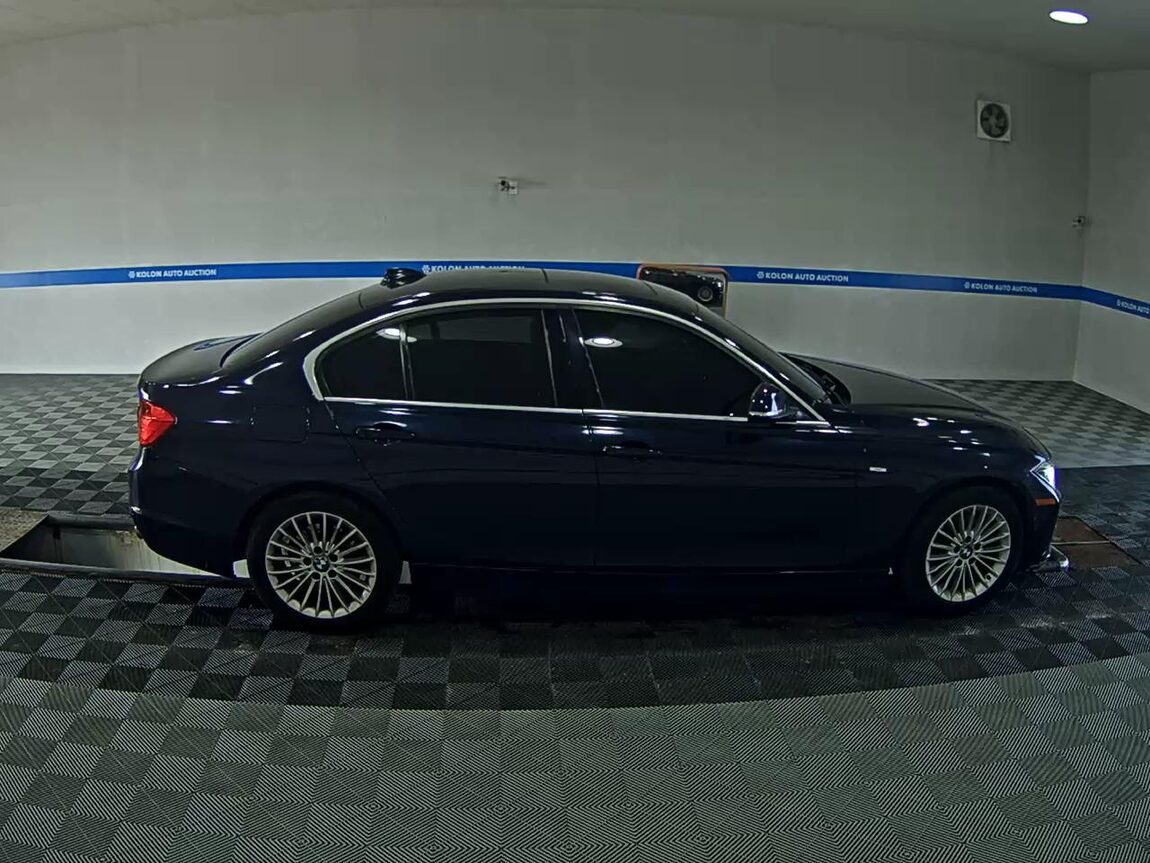BMW 3 SERIES (6TH GEN) 320d LUXURY 2012 - zdjęcie 4