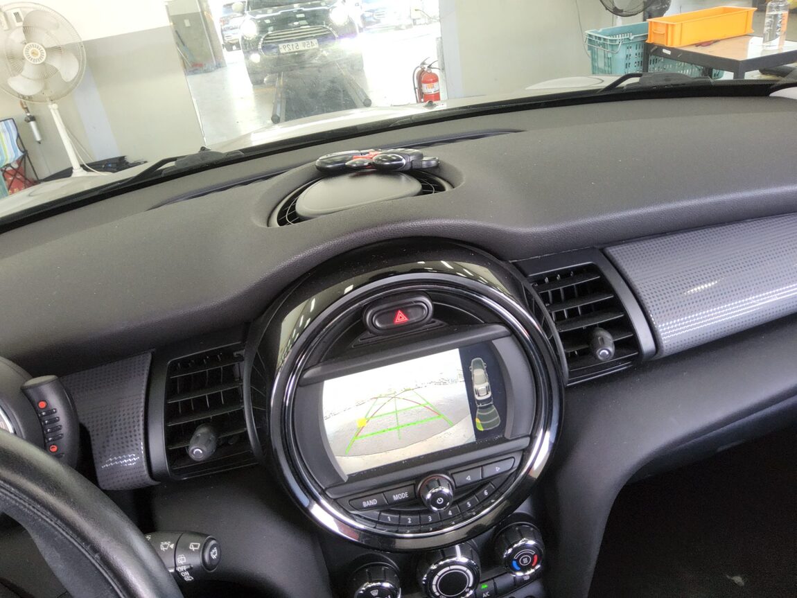 MINI COOPER (3RD GEN) 1.5 D MID 2015 - zdjęcie 16