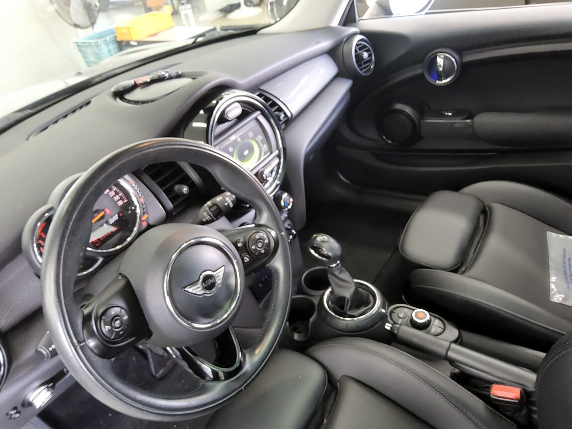 MINI COOPER (3RD GEN) 1.5 D MID 2015 - zdjęcie 11
