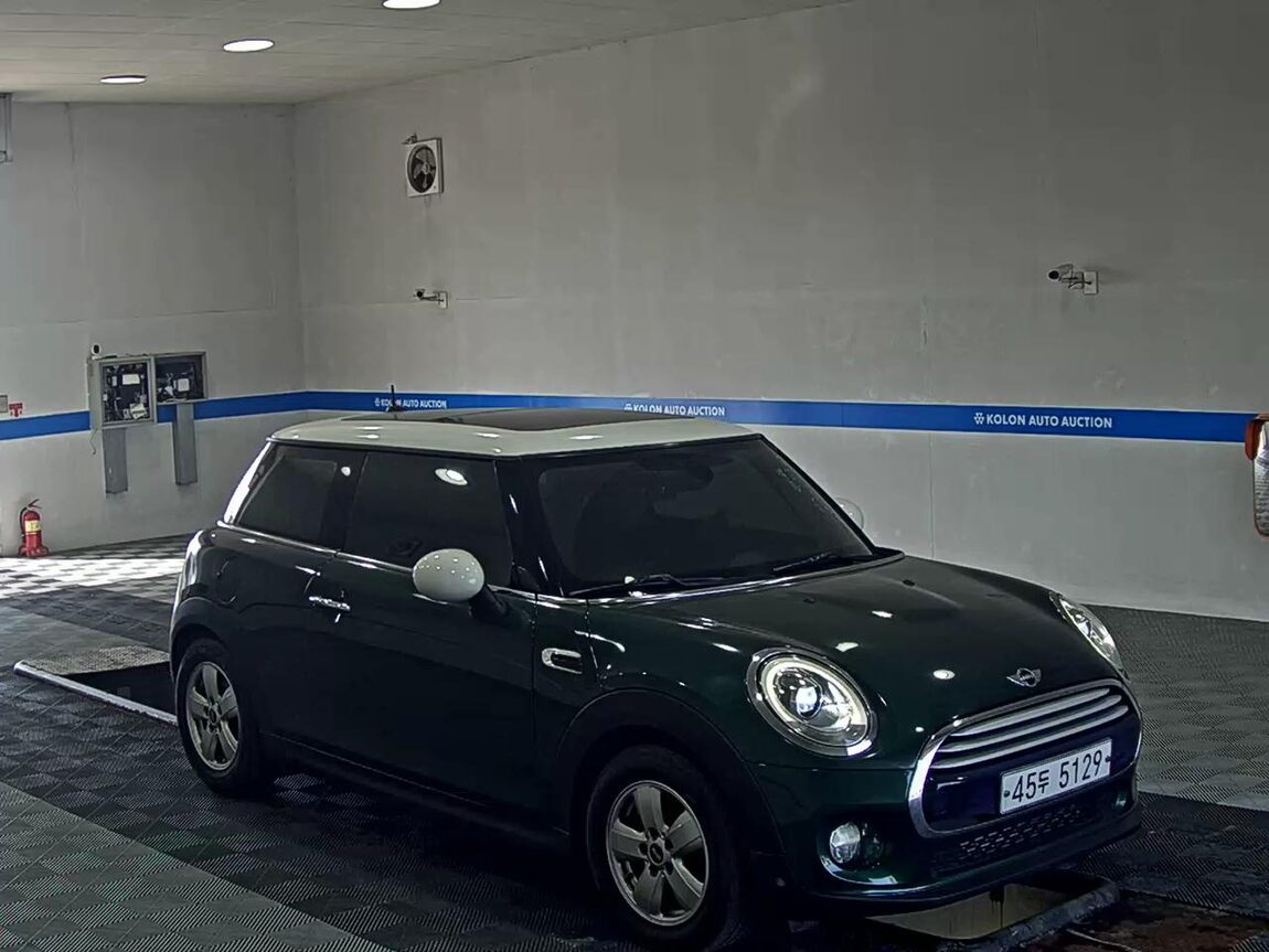 MINI COOPER (3RD GEN) 1.5 D MID 2015 - zdjęcie 3