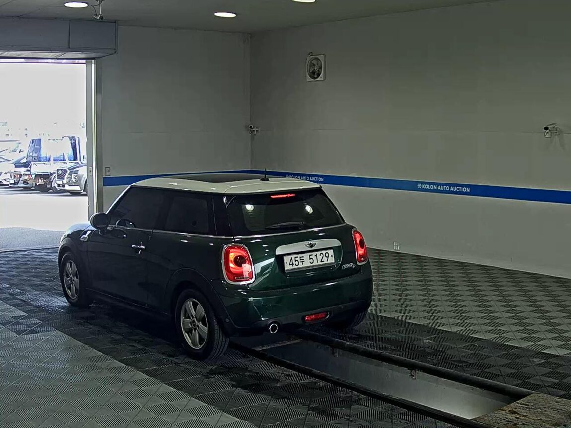 MINI COOPER (3RD GEN) 1.5 D MID 2015 - zdjęcie 6