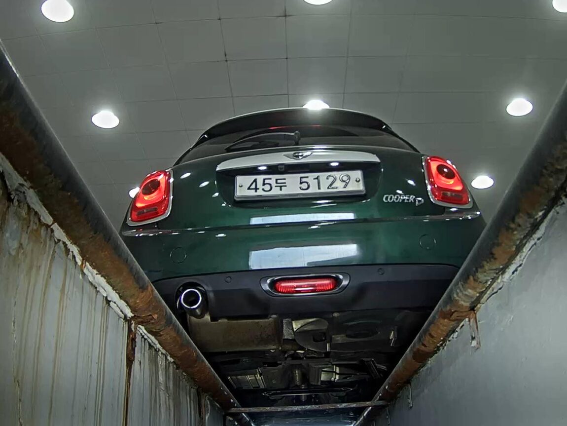 MINI COOPER (3RD GEN) 1.5 D MID 2015 - zdjęcie 8