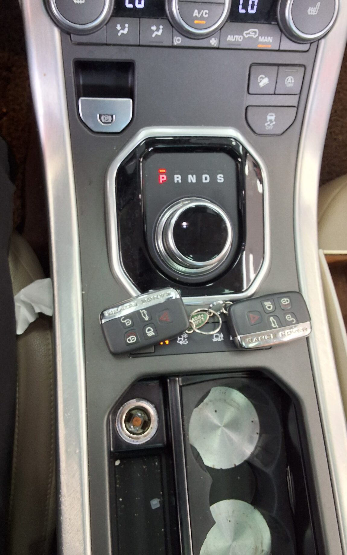 LAND ROVER RANGE ROVER EVOQUE 2.0 TD4 SE 2018 - zdjęcie 20