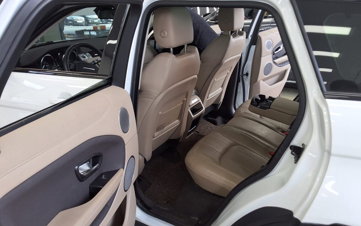 LAND ROVER RANGE ROVER EVOQUE 2.0 TD4 SE 2018 - zdjęcie 12