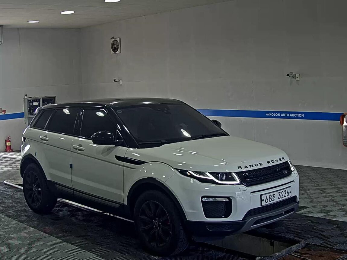 LAND ROVER RANGE ROVER EVOQUE 2.0 TD4 SE 2018 - zdjęcie 3