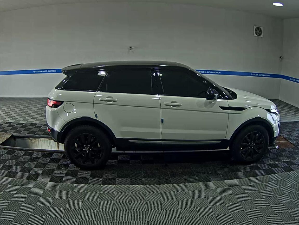 LAND ROVER RANGE ROVER EVOQUE 2.0 TD4 SE 2018 - zdjęcie 4