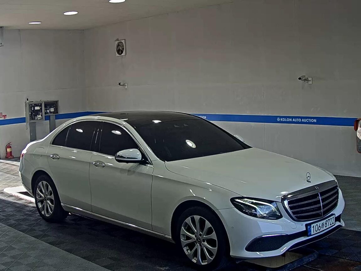 MERCEDES-BENZ E-CLASS (5TH GEN) E300 4MATIC EXCLUSIVE 2019 - zdjęcie 3