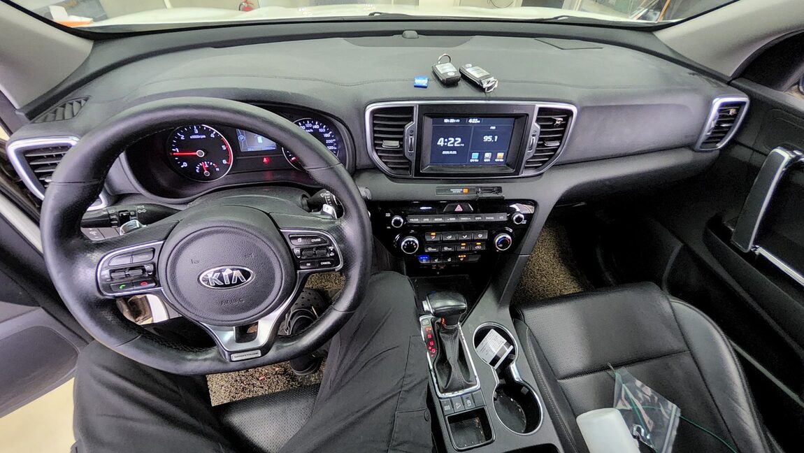 KIA NEW SPORTAGE R2.0 2WD NOBLESSE 2016 - zdjęcie 11