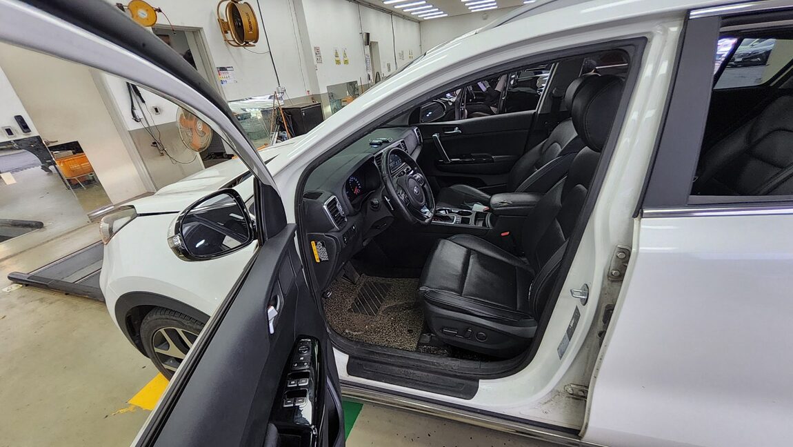 KIA NEW SPORTAGE R2.0 2WD NOBLESSE 2016 - zdjęcie 10