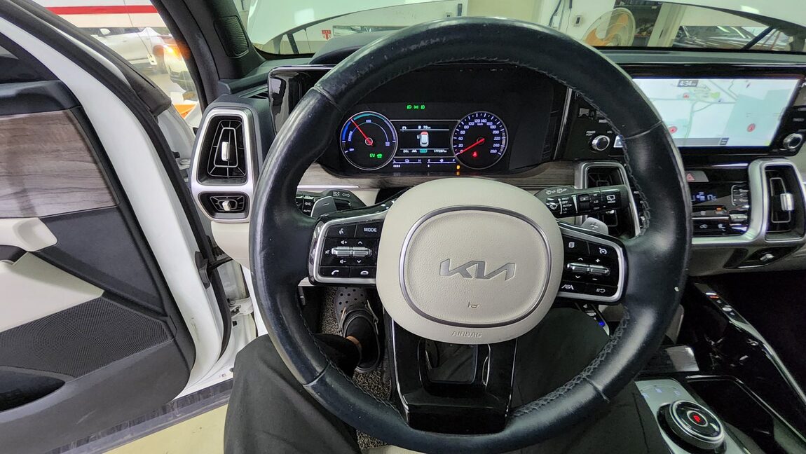 KIA NEW SORENTO HYBRID (MQ4) 1.6 HEV 2WD PRESTIGE 2022 - zdjęcie 17