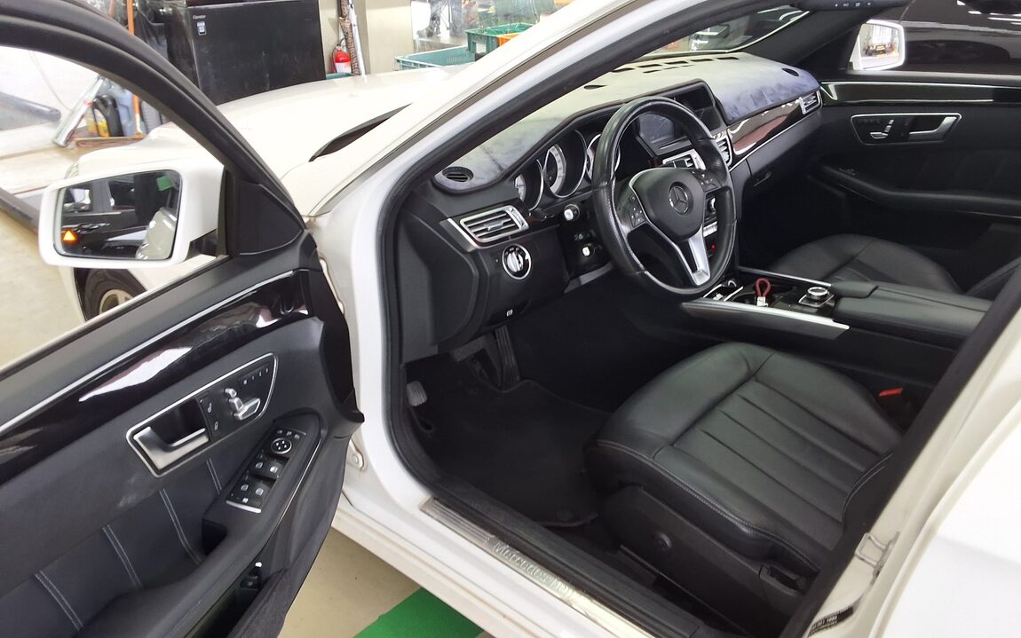 MERCEDES-BENZ E-CLASS (4TH GEN) E220 CDI BLUETEC AVANTGARDE 2016 - zdjęcie 10
