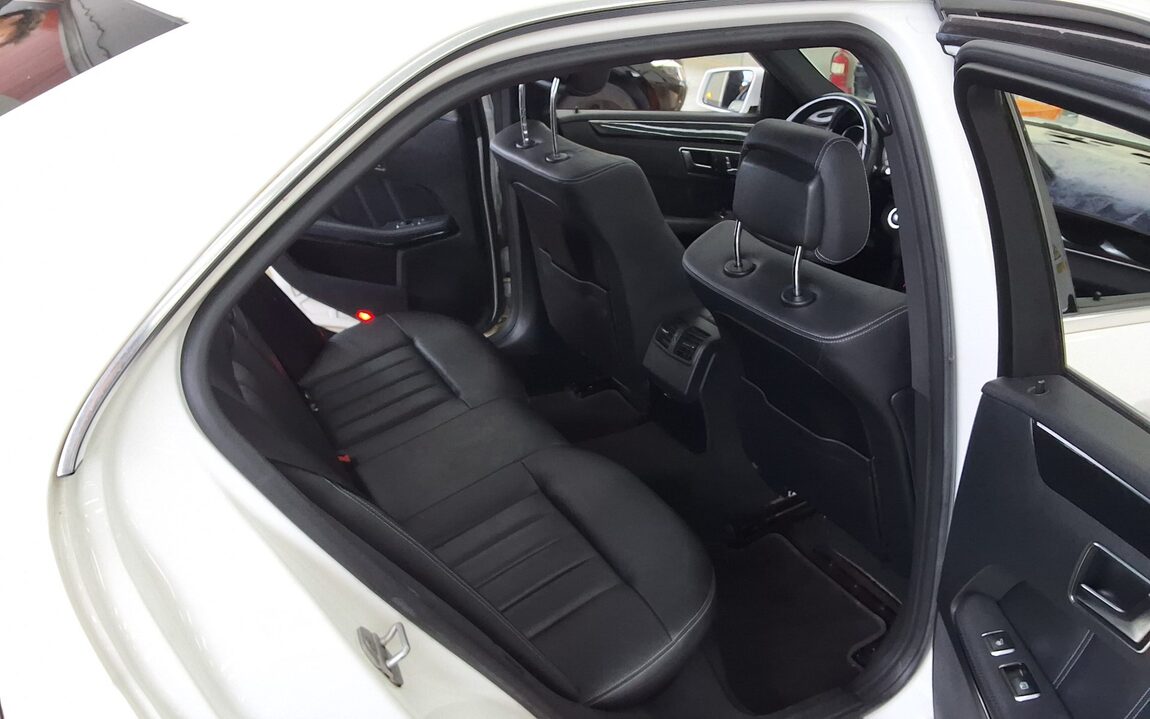 MERCEDES-BENZ E-CLASS (4TH GEN) E220 CDI BLUETEC AVANTGARDE 2016 - zdjęcie 13
