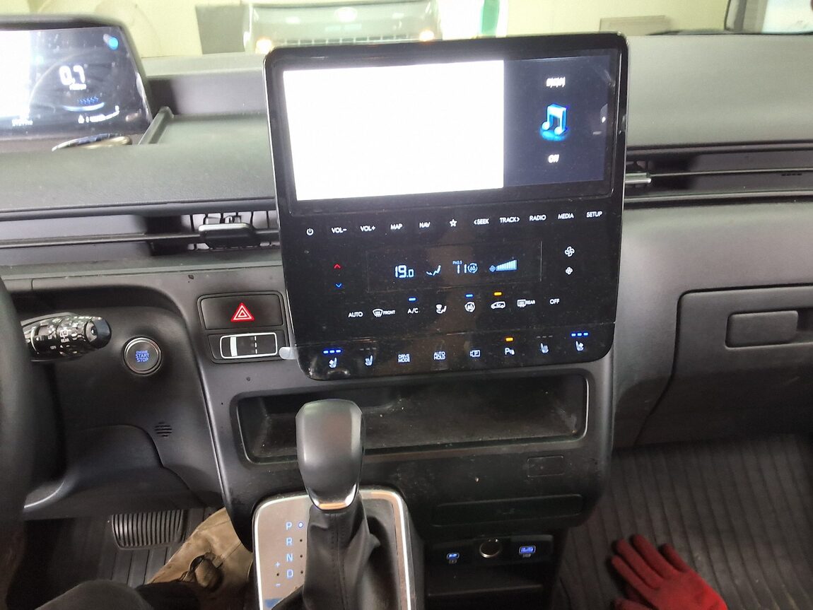 HYUNDAI STARIA 2.2 DIESEL CARGO 5-SEATER MODERN 2025 - zdjęcie 24