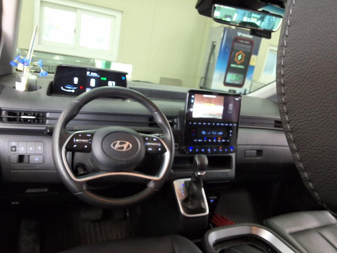HYUNDAI STARIA 2.2 DIESEL CARGO 5-SEATER MODERN 2025 - zdjęcie 12